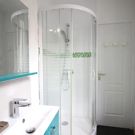 F2 Au 1er Etage Avec Wifi, Proche Centre Et Thermes, Classe 2 Etoiles, 4 Couchages Max - Fr-1-415-46 Apartment *